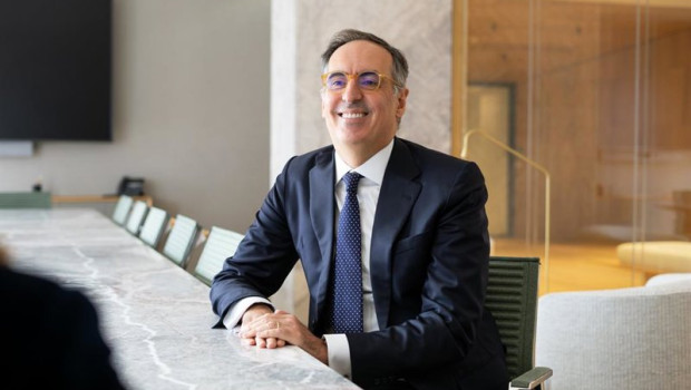ep archivo   el director de la oficina en abu dabi de perez llorca gonalo capela godinho