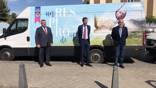 ep archivo   el presidente de la diputacion eduardo moran el consejero de supermercados plaza pedro