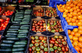 ep archivo un puesto de frutas y hortalizas en un mercadillo al aire libre ep archivo un puesto de frutas y hortalizas en un mercadillo al aire libre