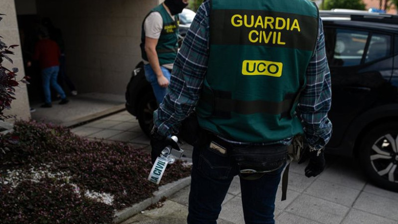 ep archivo   varios agentes de la guardia civil durante un registro en la calle mimosas a 30 de