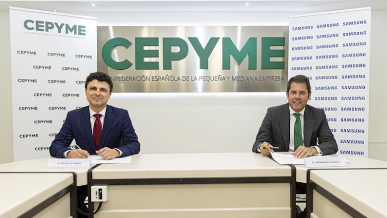 El director de Negocios de Empresa para Samsung España, David Alonso, y el presidente de Cepyme, Gerardo Cuerva, en la firma de un acuerdo | SAMSUNG ep el director de negocios de empresa para samsung espana david alonso y el presidente de cepyme