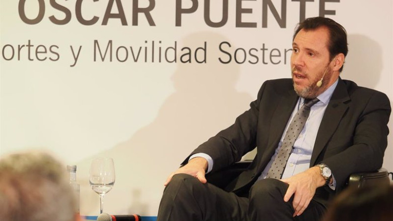 ep el ministro de transportes y movilidad sostenible oscar puente participa en un desayuno bajo el ep el ministro de transportes y movilidad sostenible oscar puente participa en un desayuno bajo el
