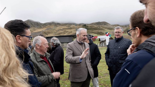 ep el presidente del gobierno de aragon jorge azcon y el consejero de medio ambiente manuel blasco