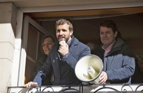 ep el presidente del pp pablo casado en un balcon de una vivienda de palencia junto al presidente de