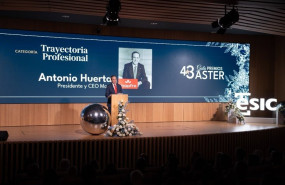 ep entrega del premio aster a la trayectoria profesional a antonio huertas presidente de mapfre