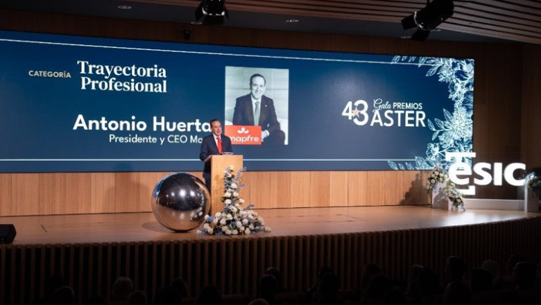 ep entrega del premio aster a la trayectoria profesional a antonio huertas presidente de mapfre