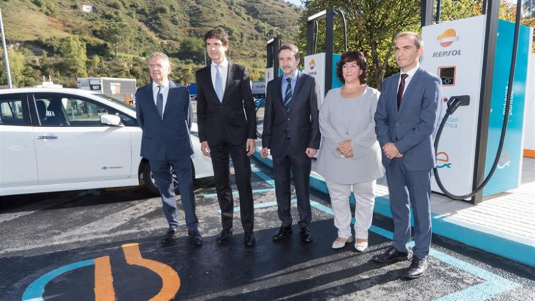 ep inauguracion de la estacion de recarga para vehiculo electrico de mayor potencia de europa con la