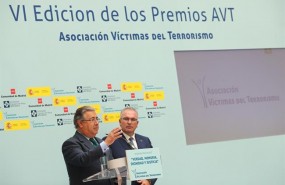 ep juan ignacio zoido recibecruzla dignidadla avt
