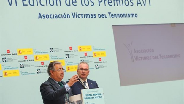 ep juan ignacio zoido recibecruzla dignidadla avt