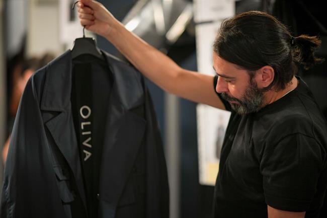 Juanjo Oliva revisa su colección de la MBFWMadrid antes de su exhibición | ECOEMBES ep juanjo oliva revisacoleccionla mbfwmadriddeexhibicion