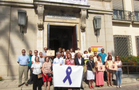 ep minuto de silencio en badajoz por la ultima victima de la violencia machista