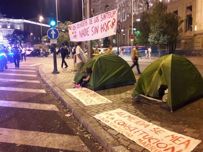 ep personas sin techo acampan en el palacio de cibeles ep personas sin techo acampan en el palacio de cibeles