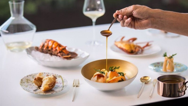 ep plato de la oferta gastronomica disenada por el chef quique dacosta para el mandarin oriental