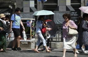 ep recursoscalor verano sol buen tiempo mujerparaguas