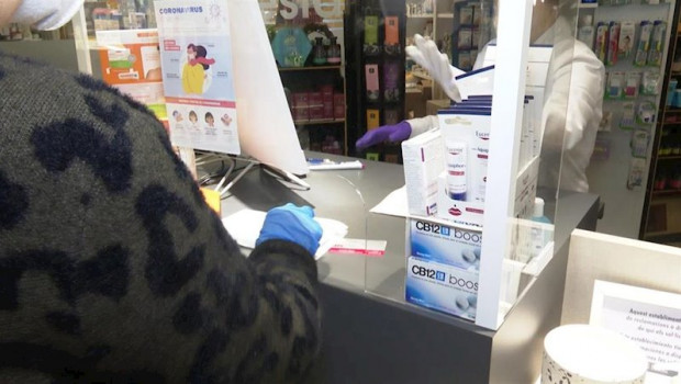 ep reparto en farmacias de mascarillas grautitas a determinados colectivos sociales
