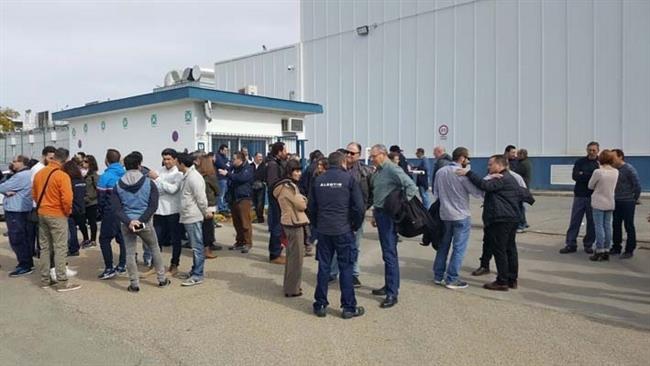 Trabajadores de Alestis San Pablo en la concentración. | EUROPA PRESS/UGT-A ep trabajadoresalestis san pablola concentracion