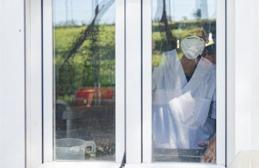ep una empleada de la residencia de mayores san carlos del bosque ubicada en villaviciosa de odon