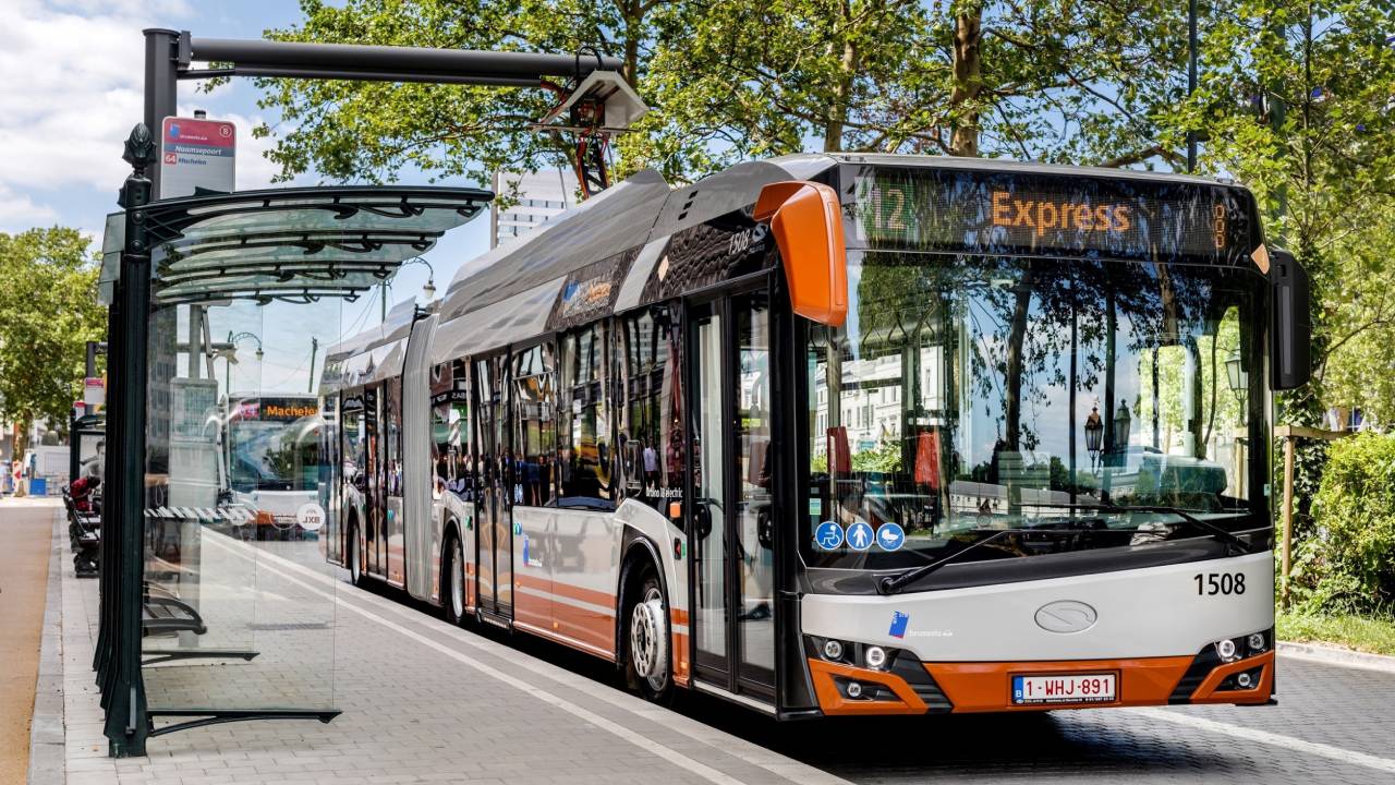 Solaris (CAF) suministrará autobuses para Barcelona y Dortmund por 60 millones