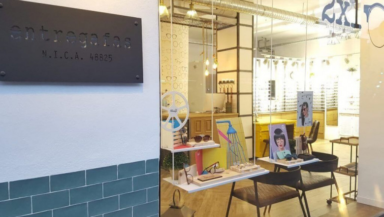 1598021647 o ptica entregafas granada 1 1024x612 2