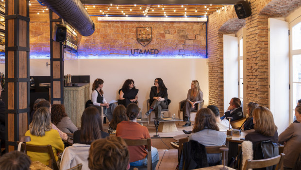  uta6893jpg 