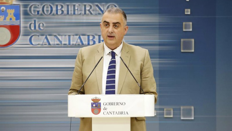 ep archivo   el consejero de fomento vivienda ordenacion del territorio y medio ambiente roberto