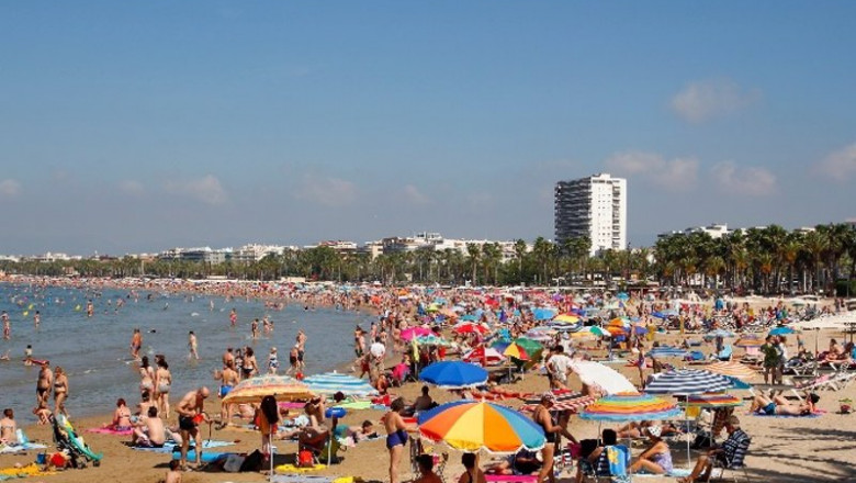 QUEHOTELES.COM - Archivo ep archivo el turismo nacional salva el verano y aporta esperanza al sector turistico con un 15