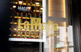 ep archivo   exterior restaurante la mafia se sienta a la mesa