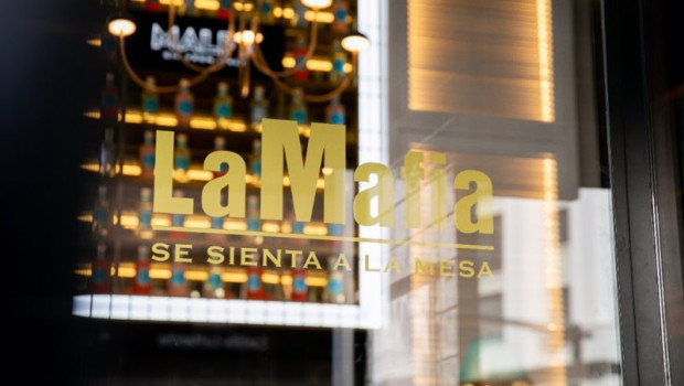 ep archivo   exterior restaurante la mafia se sienta a la mesa
