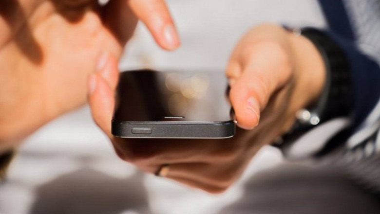 ep archivo   la mitad de los millenials admite usar el movil al volante segun estudio