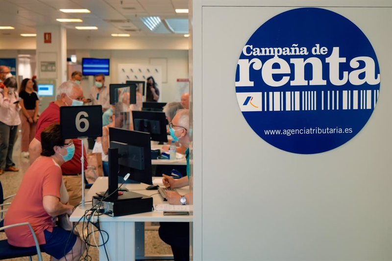 Hacienda prevé devolver 9.946 millones de euros en la campaña de Renta, un 2,4% menos