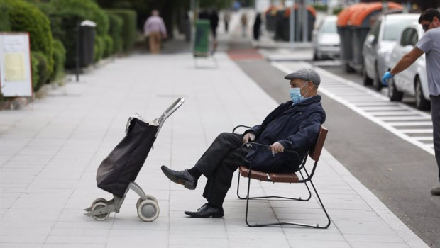 ep archivo   un hombre de edad avanzada en madrid espana a 7 de mayo de 2020