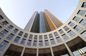 ep archivo   una de las torres construidas por hochtief en frankfurt