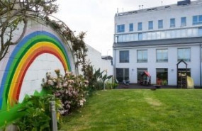 ep arcoiris pintado en el centro de las religiosas rogacionistas en burela lugo