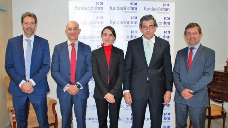 Dr. Ángel Ayuso, director científico de la Fundación; D. Antonio Ríos, director general de Equifax; Dña. Ofelia Alfonso, directora de Marketing de Equifax; Dr. Juan Abarca Cidón, presidente de HM Hospitales; Dr. Juan Abarca, presidente de HM Hospitales. | HM HOSPITALES - Archivo ep dr angel ayuso director cientifico de la fundacion d antonio rios director general de equifax dna