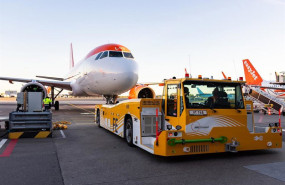 ep el aeropuerto de amsterdam usa el primer sistema electrico de rodaje para aviones de la mano de