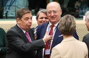 ep el ministro de agricultura pesca y alimentacion luis planas junto a los colegas del ramo europeos