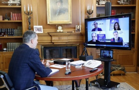 ep el rey mantiene una reunion por videoconferencia con representantes del centro espanol de la