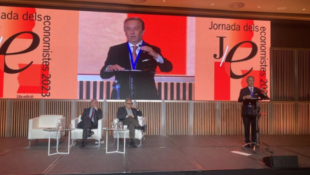 ep i d el delegado del gobierno carlos prieto el teniente de alcalde jordi valls y el decano del