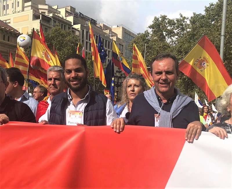 ep ignacio garriga vox en una manifestacion en barcelona por el 12 de octubre y la hispanidad