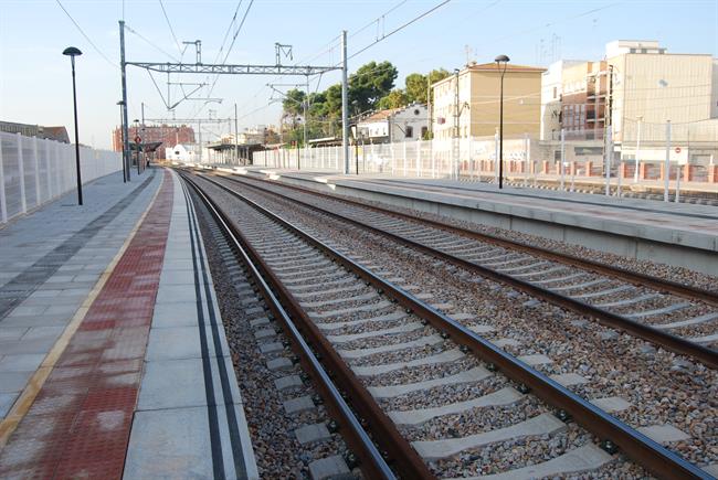 Imagen de las vías del tren en la estación de Nules-La Vilavella (Castellón) | ADIF - Archivo ep imagenlas viastrenla estacionnules-la vilavella castellon