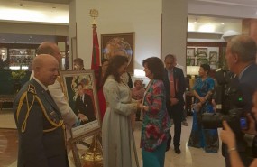 ep la embajadoramarruecosespana karima benyaich saludacarmen calvo