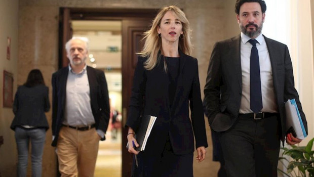 ep la portavoz del partido popular en el congreso cayetana alvarez de toledo centro y el secretario