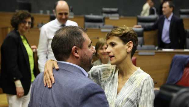 ep la secretaria generalpsn maria chivite abrazaunai hualde geroa bai presidenteparlamentonavarra graciaslos votossu partido