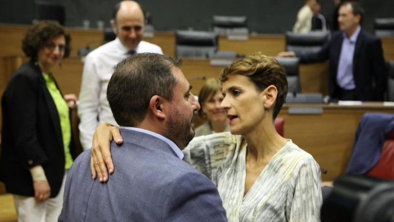 David Domench - Europa Press - Archivo ep la secretaria generalpsn maria chivite abrazaunai hualde geroa bai presidenteparlamentonavarra graciaslos votossu partido