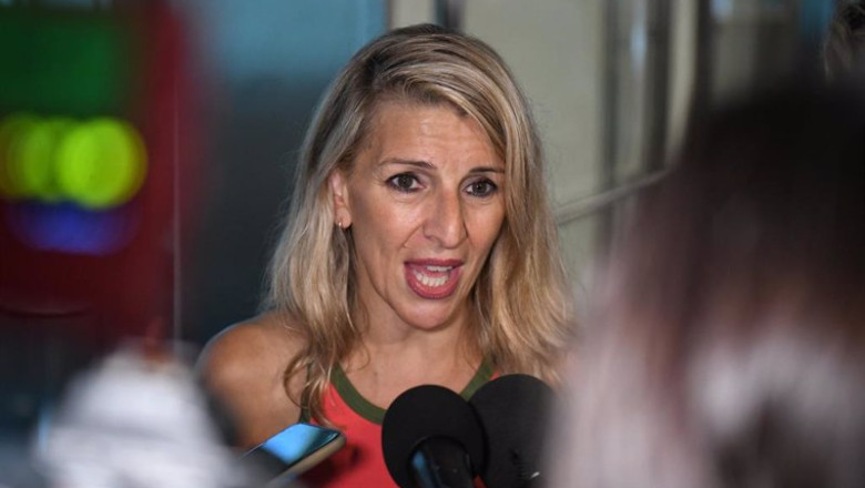 ep la vicepresidenta segunda del gobierno yolanda diaz atiende a los medios de comunicacion durante ep la vicepresidenta segunda del gobierno yolanda diaz atiende a los medios de comunicacion durante