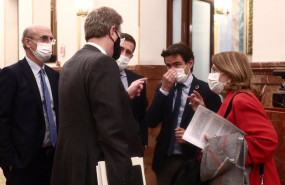 ep la vicesecretaria sectorial del pp elvira rodriguez d conversa con diputados de otros partidos