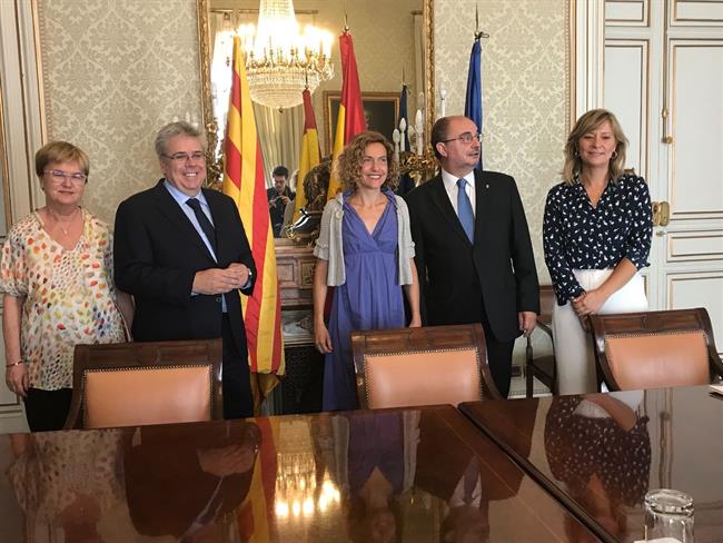 Lambán, junto a la ministra Meritxell Batet, hoy en el ministerio en Madrid | GOBIERNO DE ARAGÓN ep lamban juntola ministra meritxell batet hoyministeriomadrid