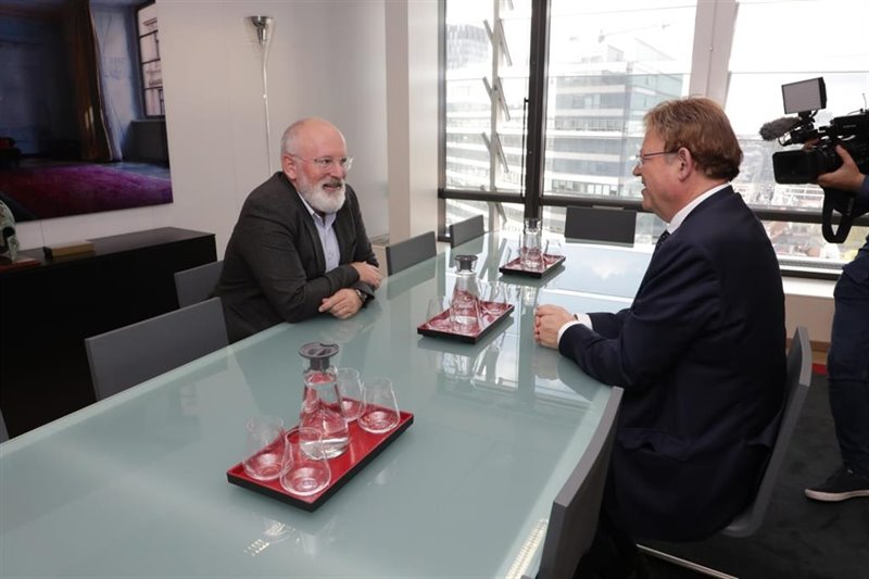 ep reunion de timmermans y puig en bruselas
