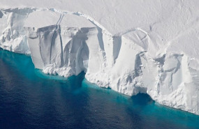 ep the getz ice shelf helps keep the west antarctic ice sheet stable