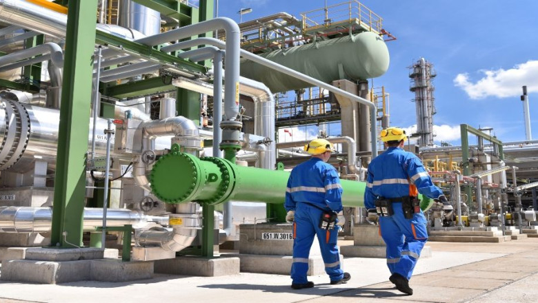 20221116   el crdito a la industria es el que ms ha crecido de entre todos los sectores productivos con un repunte del 9 en el primer semestre de 2022